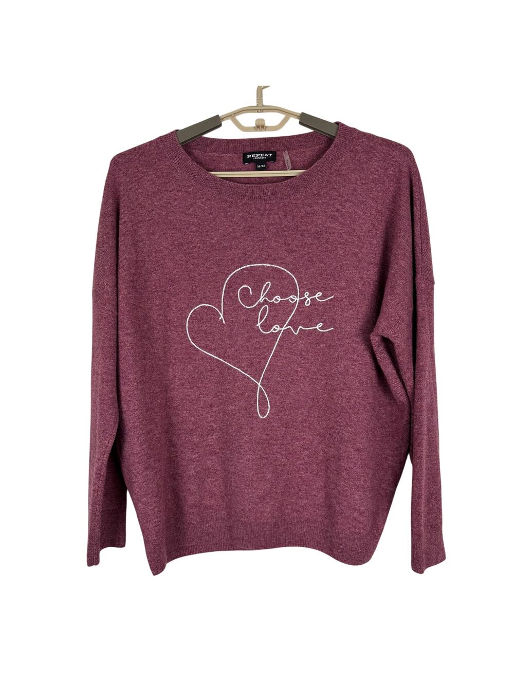 REPEAT Cashmere Sweater XS "Choose Love" embroidered Heart mauve red